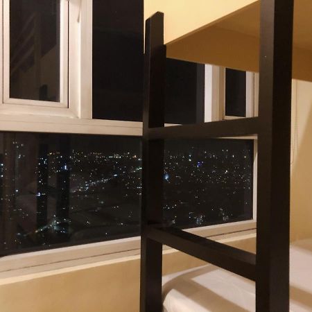 Hotel Ambiance, Spacious 2-Bedroom Condo In Qc マニラ市 エクステリア 写真